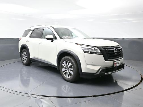2023 Nissan Pathfinder SL FWD