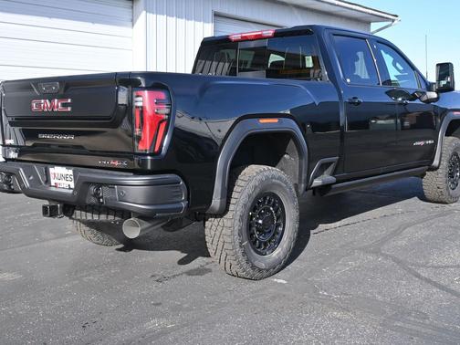 2026 GMC Sierra 2500 AT4