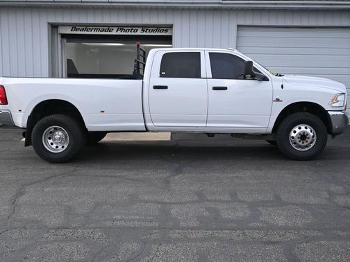 2017 RAM 3500 Tradesman Crew Cab 4x4 8' Box