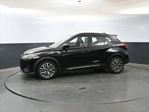 2021 Nissan Kicks SR
