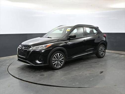 2021 Nissan Kicks SR