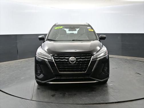 2021 Nissan Kicks SR