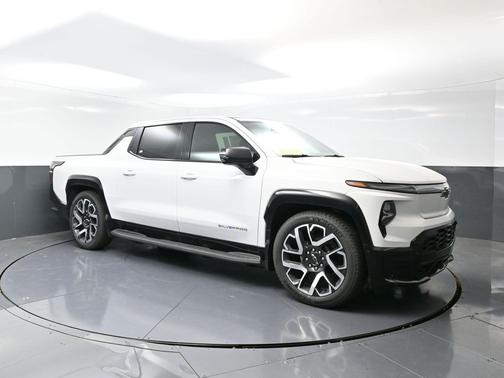 2025 Chevrolet Silverado EV RST