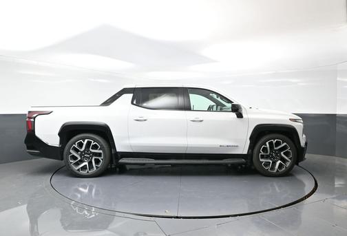 2025 Chevrolet Silverado EV RST