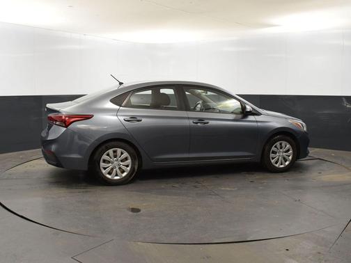 2020 Hyundai Accent SE