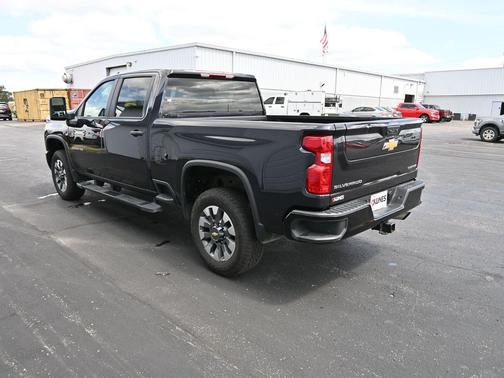 2024 Chevrolet Silverado 2500 Custom