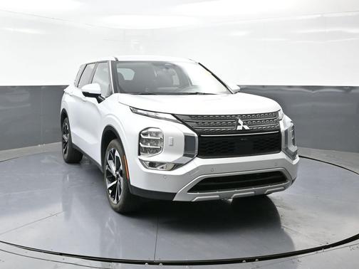 2024 Mitsubishi Outlander 