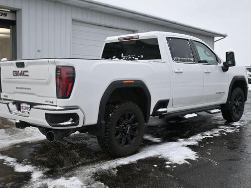 2024 GMC Sierra 2500 AT4