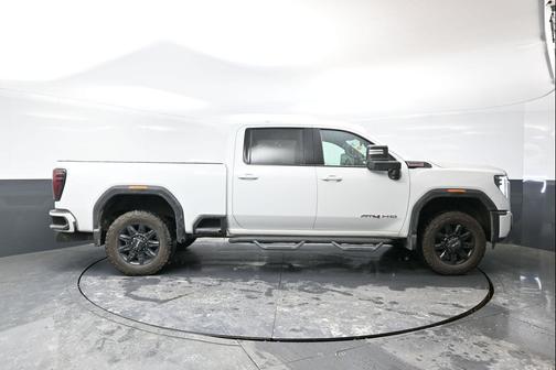 2024 GMC Sierra 2500 AT4