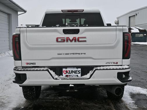 2024 GMC Sierra 2500 AT4