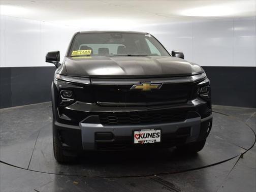 2025 Chevrolet Silverado EV LT