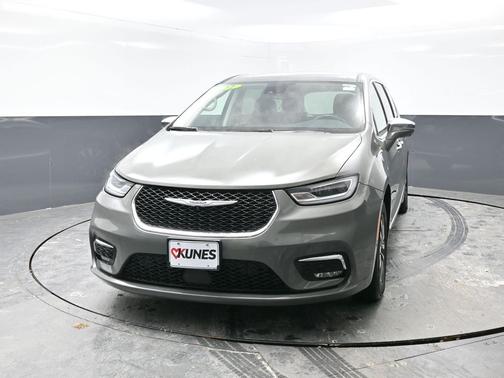 2022 Chrysler Pacifica Hybrid Limited
