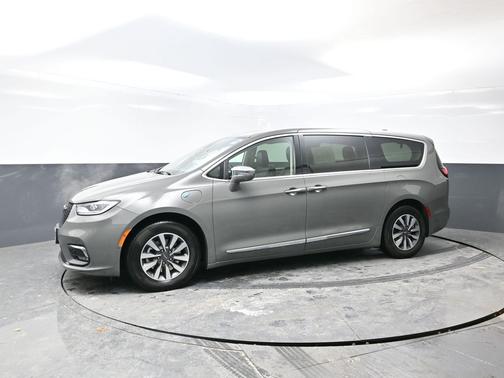 2022 Chrysler Pacifica Hybrid Limited