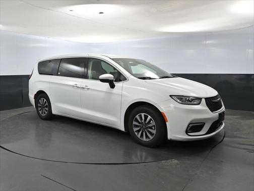 2023 Chrysler Pacifica Hybrid Touring L