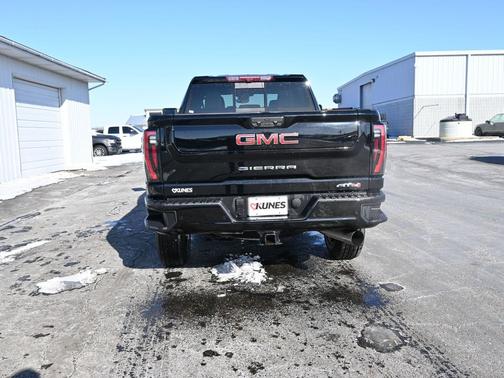 2025 GMC Sierra 3500 AT4