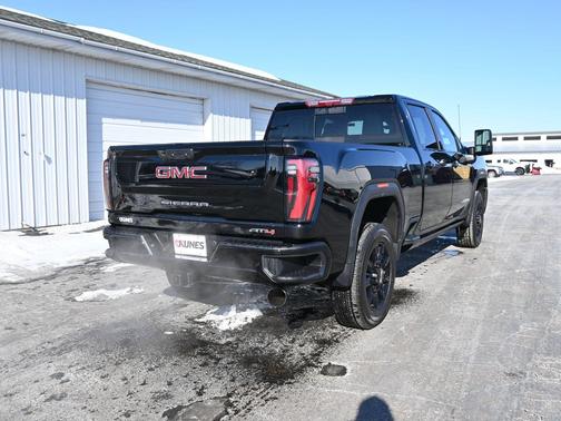 2025 GMC Sierra 3500 AT4