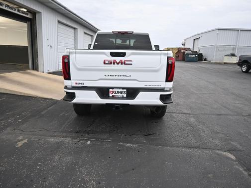 2025 GMC Sierra 2500 Denali
