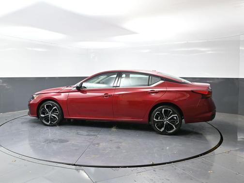 2024 Nissan Altima SR Intelligent AWD