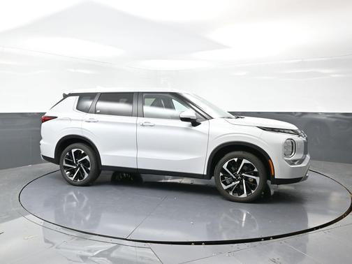 2024 Mitsubishi Outlander 
