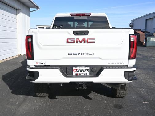 2026 GMC Sierra 3500 Denali