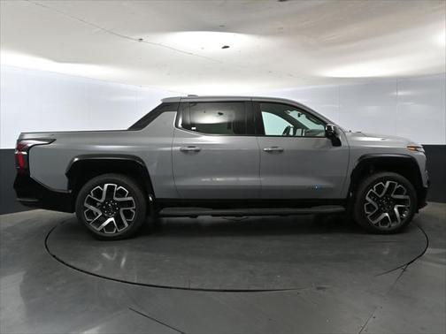 2025 Chevrolet Silverado EV RST