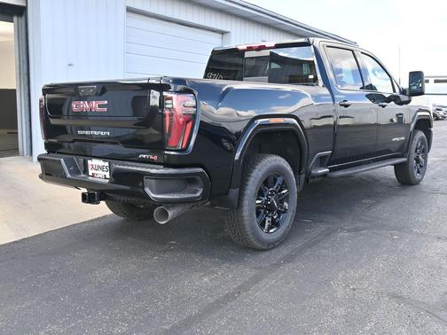 2025 GMC Sierra 2500 AT4