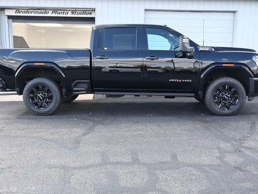 2025 GMC Sierra 2500 AT4