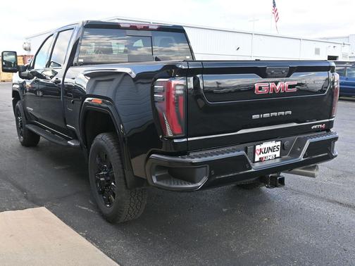 2025 GMC Sierra 2500 AT4