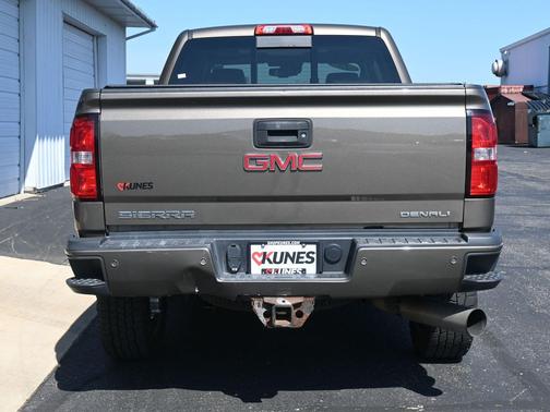 2015 GMC Sierra 2500 Denali