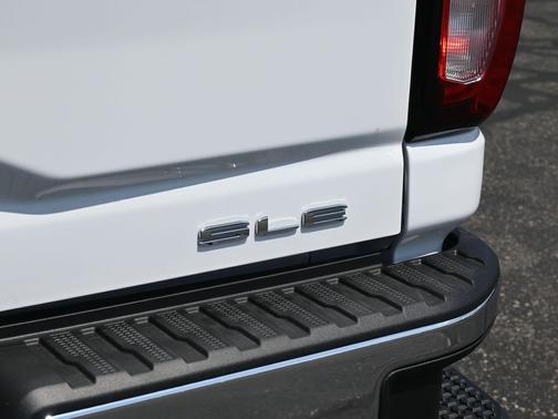 2025 GMC Sierra 2500 SLE