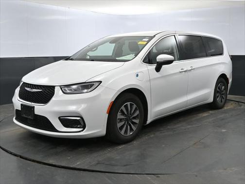 2023 Chrysler Pacifica Hybrid Touring L