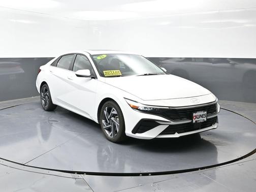 2025 Hyundai ELANTRA SEL