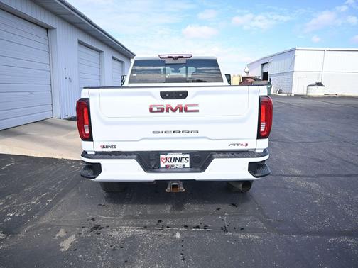 2021 GMC Sierra 2500 AT4