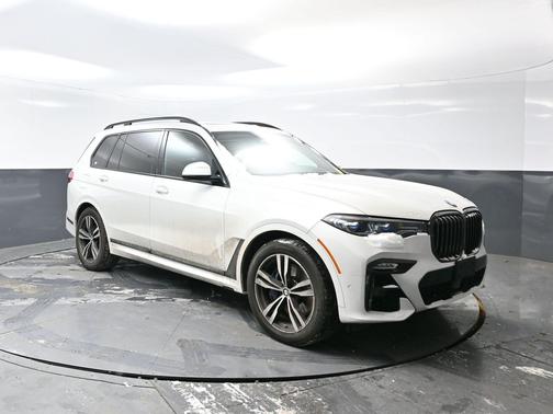 2021 BMW X7 M50i