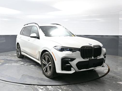 2021 BMW X7 M50i