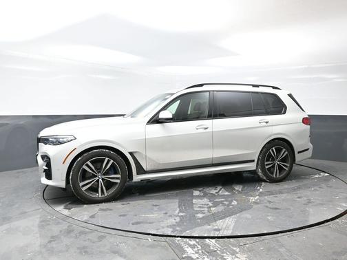2021 BMW X7 M50i