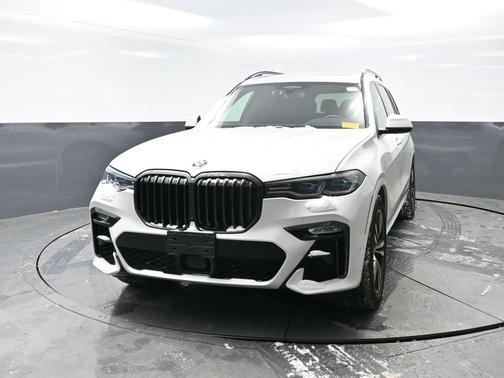 2021 BMW X7 M50i
