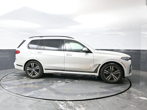 2021 BMW X7 M50i