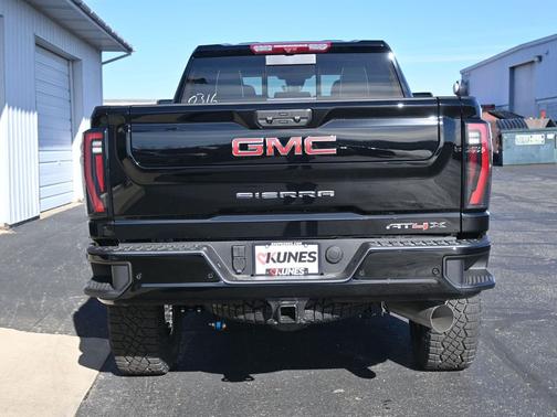 2026 GMC Sierra 2500 AT4