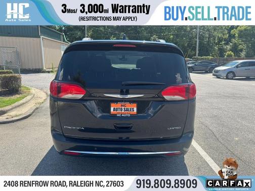 Brilliant Black Crystal Pearlcoat 2020 Chrysler Pacifica Limited FWD