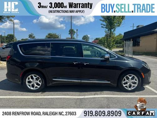 Brilliant Black Crystal Pearlcoat 2020 Chrysler Pacifica Limited FWD