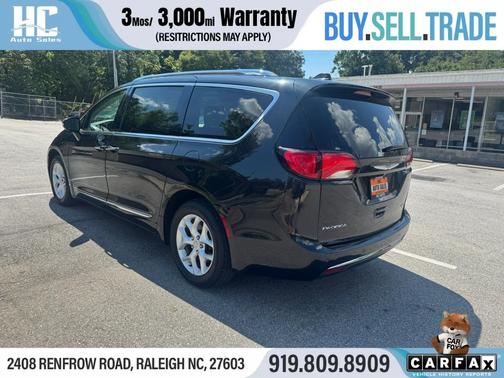 Brilliant Black Crystal Pearlcoat 2020 Chrysler Pacifica Limited FWD