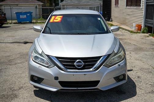 Silver 2017 Nissan Altima 2.5 SR