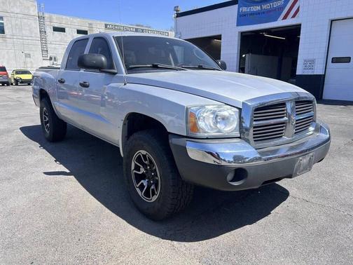 Bright Silver Metallic Clearcoat 2005 Dodge Dakota SLT Quad Cab
