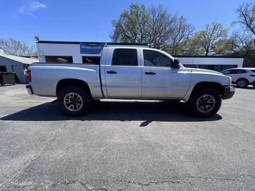 Bright Silver Metallic Clearcoat 2005 Dodge Dakota SLT Quad Cab