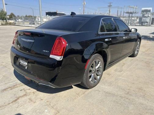 2018 Chrysler 300 Limited