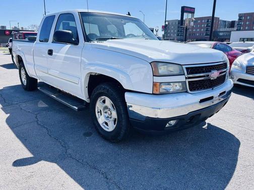 grey 2007 Chevrolet Silverado 1500 LT2 Extended Cab