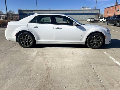 2016 Chrysler 300 S