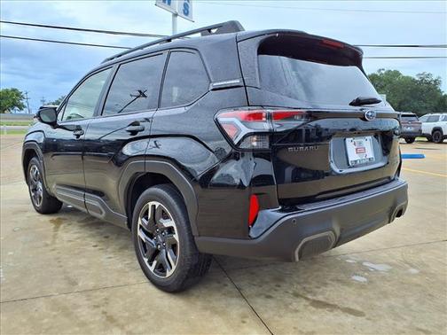Crystal Black Silica 2025 Subaru Forester Limited