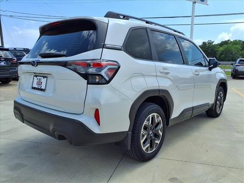 Crystal White Pearl 2025 Subaru Forester